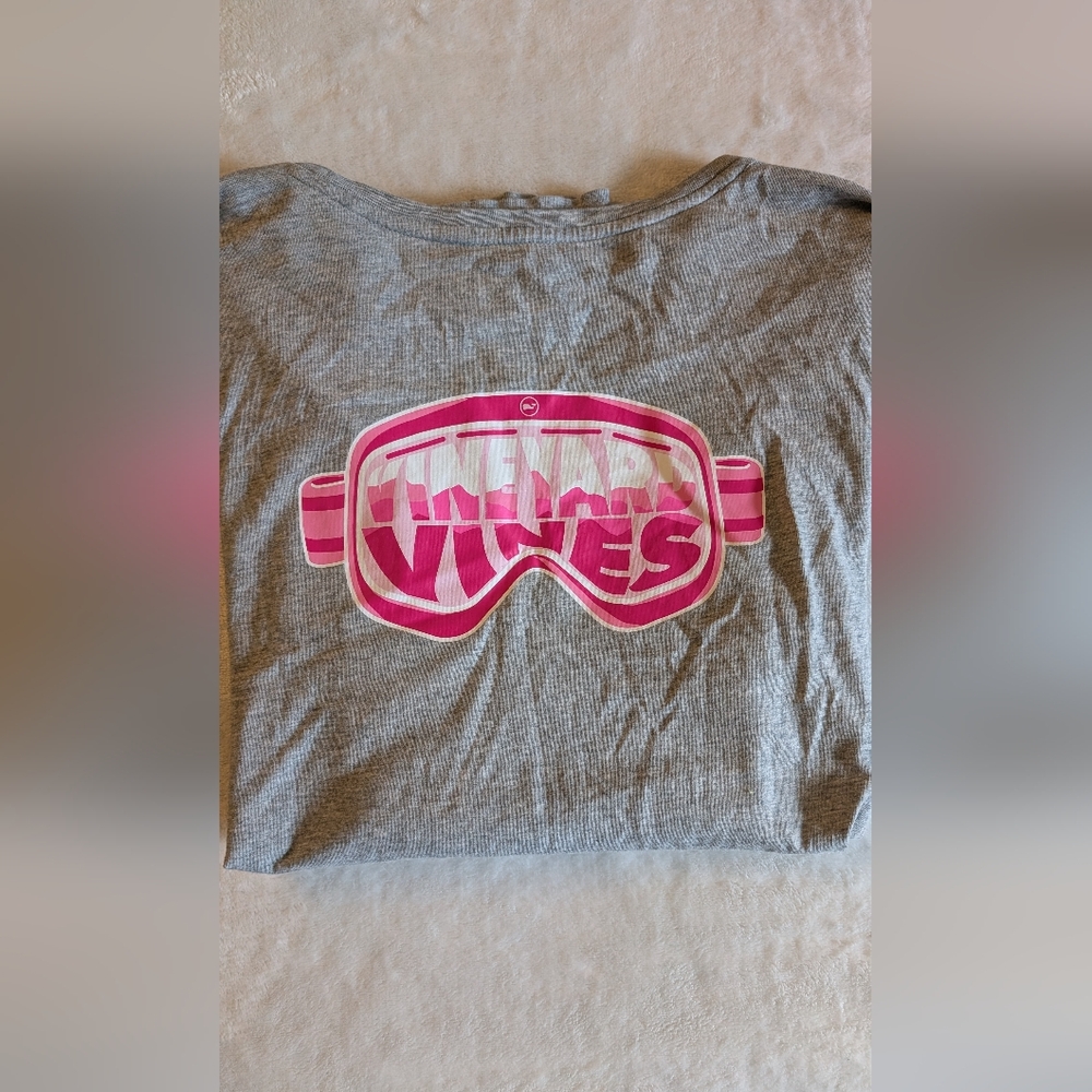 Vineyard Vines Ski Goggles Long Sleeve Tee, Size Medium